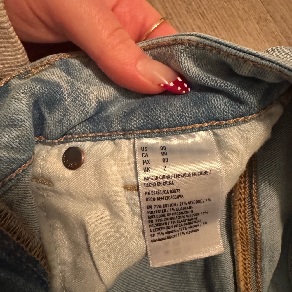 American Eagle Outfitters Light Wash Denim Jean Shorts - Picture 4 of 4
